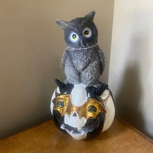 Lighted Pumpkin Halloween Figurine